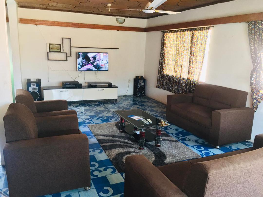 Feel At Home & Be Close To The Labadi Beach Accra Buitenkant foto
